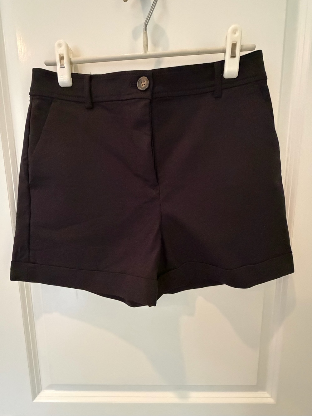 LOFT Black Cuffed Shorts – Size 4